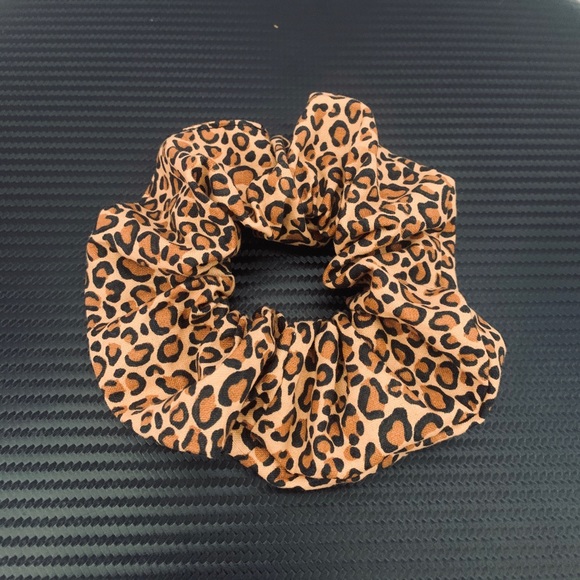 Cheetah Print Scrunchie! - Picture 1 of 2